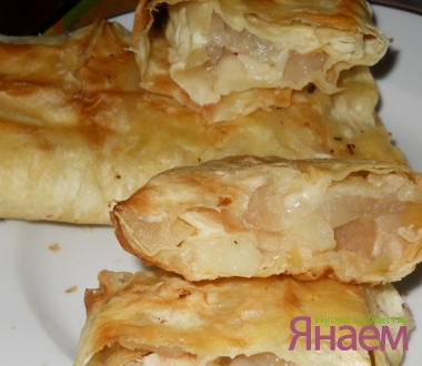 Утренний рулет с яблоками