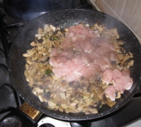 Наливной пирог с курицей и грибами(Шаг&nbsp;№1)