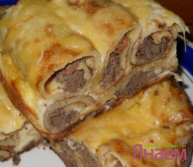 Блинчики с паштетом, запеченные под сырной корочкой