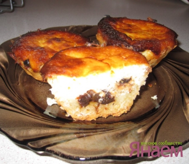 Корзинки с черносливом и творогом