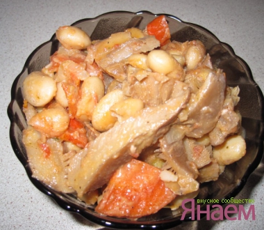 Вешенки с фасолью и овощами