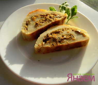 Рулет картофельный с грибами