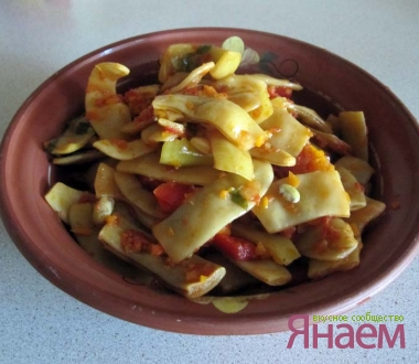 Стручковая фасоль с овощами