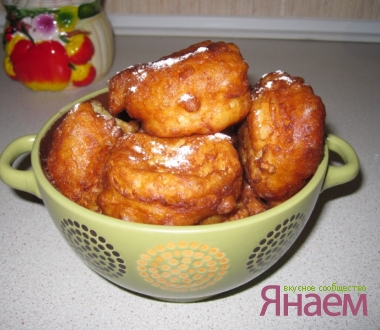 Яблочные пышки с корицей
