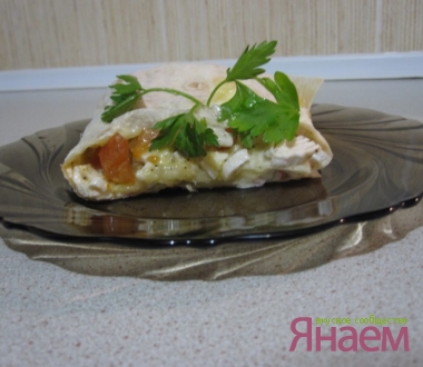 Рулет из лаваша с крабовыми палочками и сыром фета