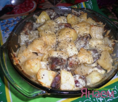 Картофельный гратен со свиными ребрышками