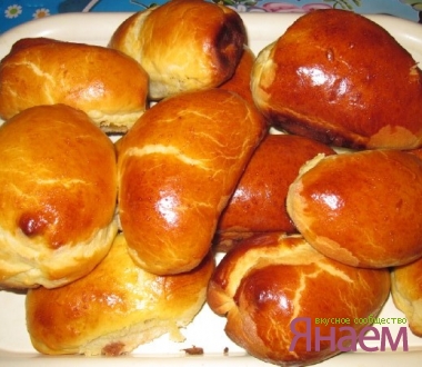 Булочки с повидлом и орехами