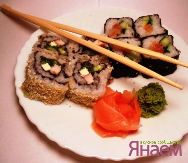 Роллы с курицей, рыбой и нежным сыром