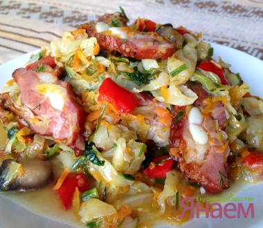 Капуста с копчеными хрящиками