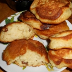 Пышные оладьи с изюмом
