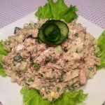 Салат с консервированной рыбой и свежим огурцом
