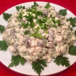 Салат с куриным филе и шампиньонами