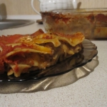 Сытная лазанья с курицей и баклажанами