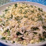 Салат с куриной грудкой и плавленным сырком