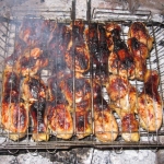 Куриный шашлык, маринованный в меду и соку лимона