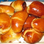 Булочки с повидлом и орехами