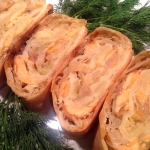 Штрудель с квашеной капустой и семгой