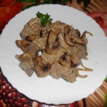 Печень с грибами и сметаной