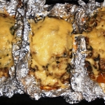 Лосось, запеченный с грибами и укропом