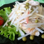 Салат из белой редьки с курицей