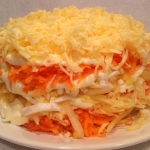Салат с яблоком, морковью и сыром