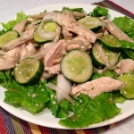 Салат из куриной грудки с огурцами